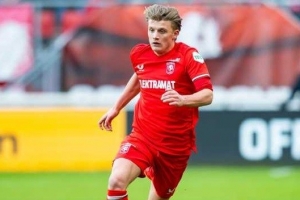 罗体：罗马今夏有意荷甲中场斯泰恩，特温特要价1500万至2000万欧