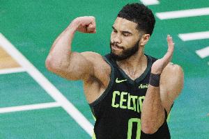 华体会入口-史蒂文斯谈塔图姆休战：他一直想上场 但我们想让他完全康复