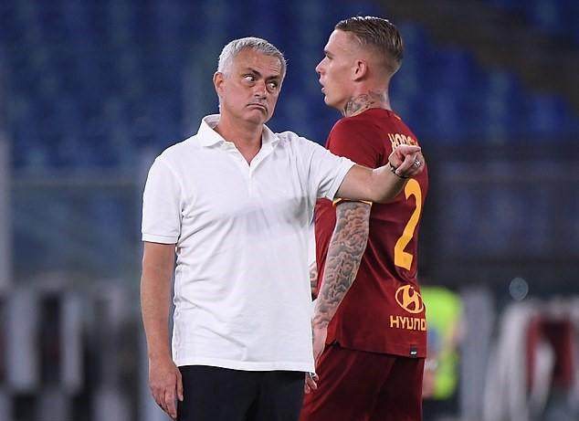 多打1人不会踢？红卡带来开门红，穆氏罗马极致好戏